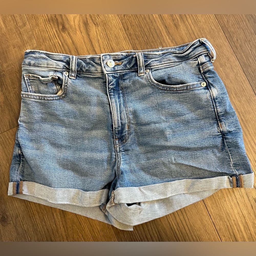 American Eagle Outfitters mom Jean shorts, size 10.